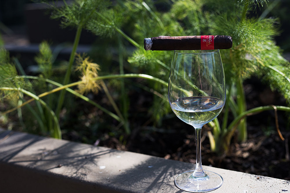 Condega Maduro Opstal Sixpence white blend pairing