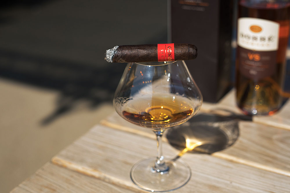 Dobbe cognac tastes and flavours paired with Condega Maduro cigar