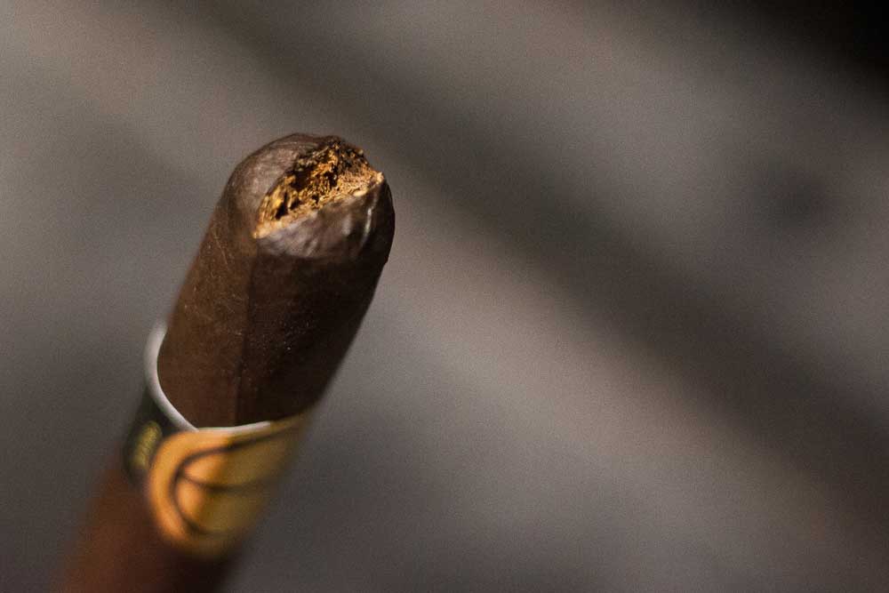 Escobar Toro Gordo Maduro Cigar Dry Draw