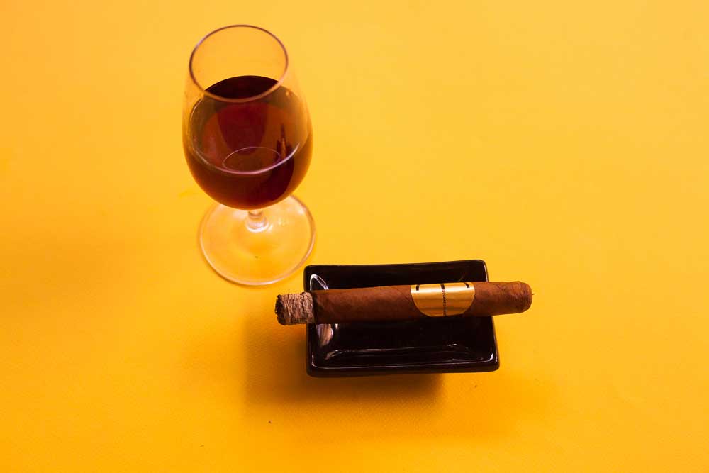 Escobar Double Corona Cigar Red Wine