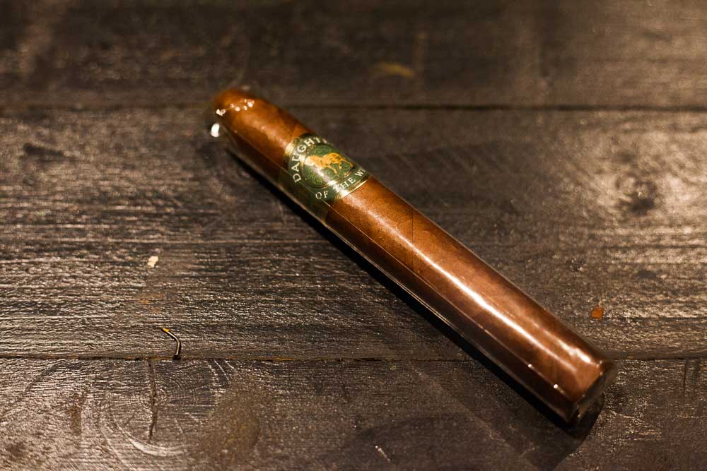 Casdagli Daughters of the Wind Calico Cigar Appearance: