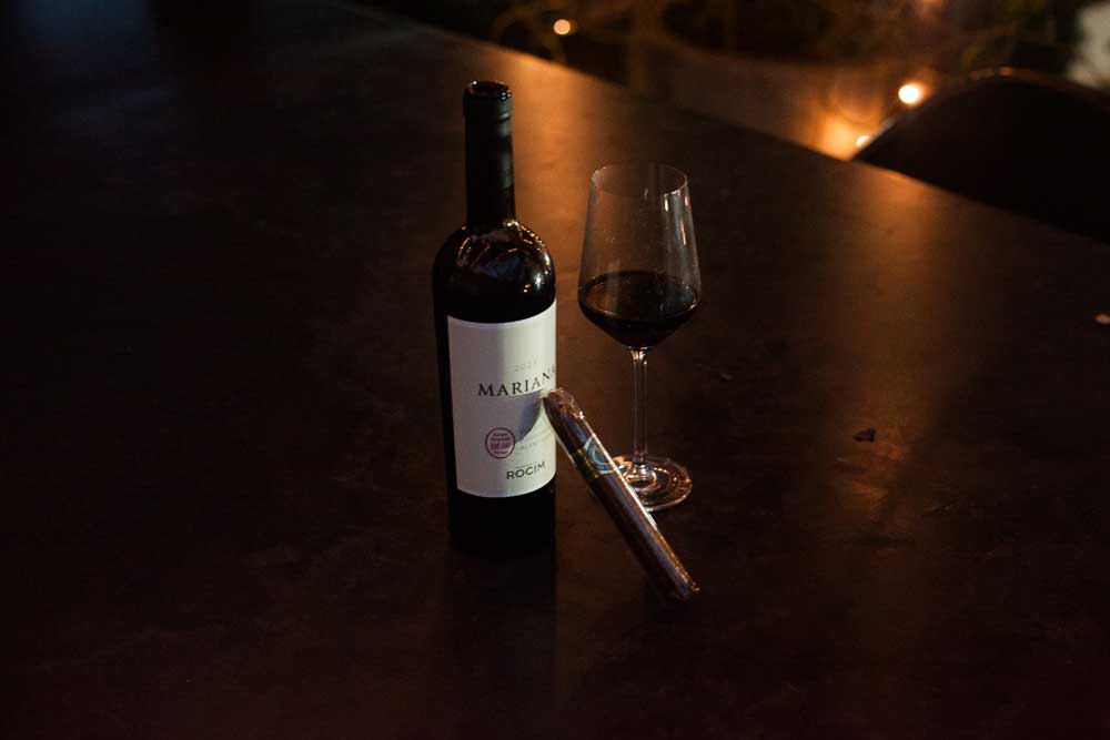 Casdagli Daughters of the Wind Calico Cigar and Rocim Mariana red wine pairing