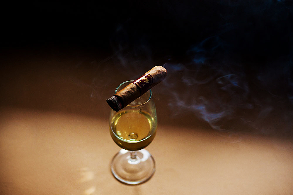 Raza Toro cigar and wine experience