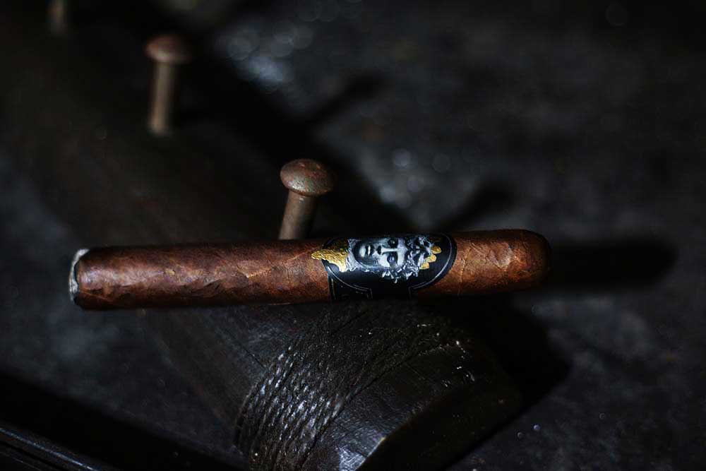Gatekeeper Toro cigar first puff