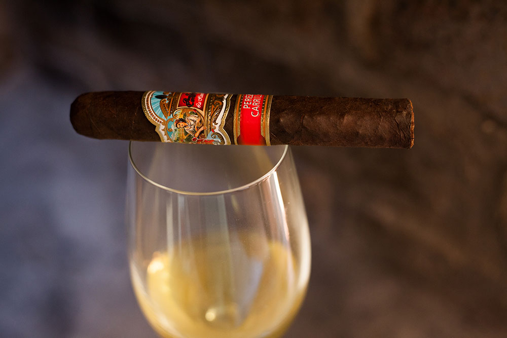 La Historia El Senador cigar and HPF Die Bartho 2012